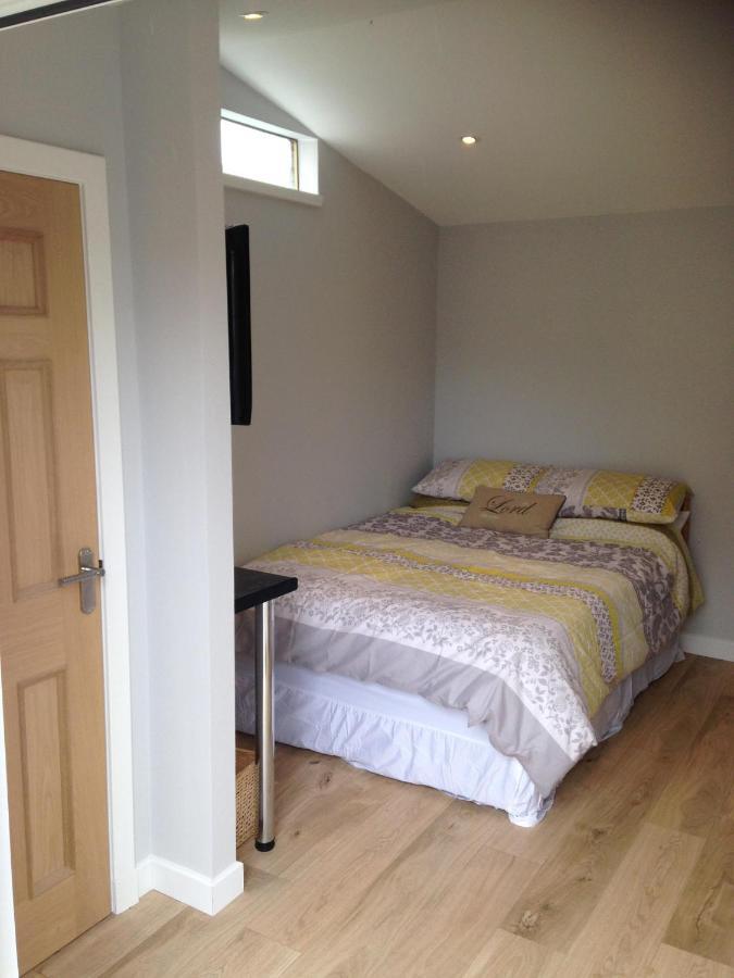 Ensuite Garden Apartment Inverness